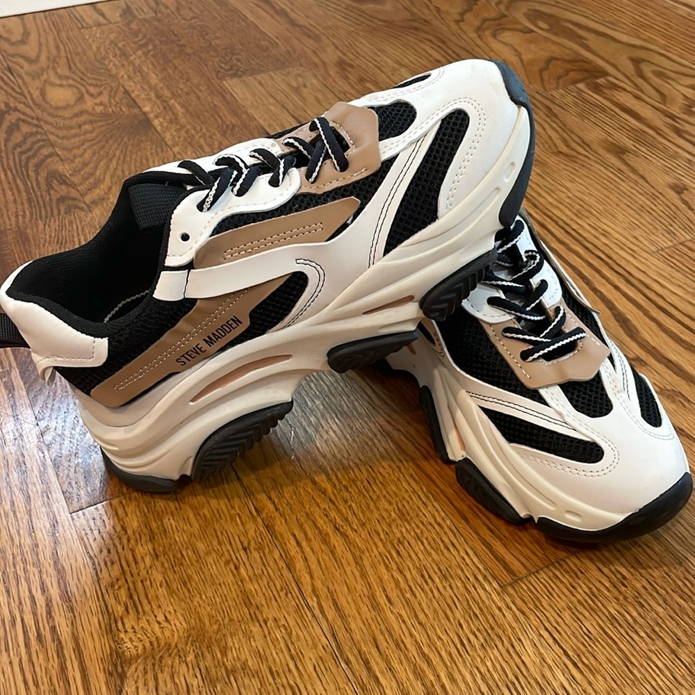Steve Madden Possession Shoes/Sneakers. Size 7. New Without Tags.